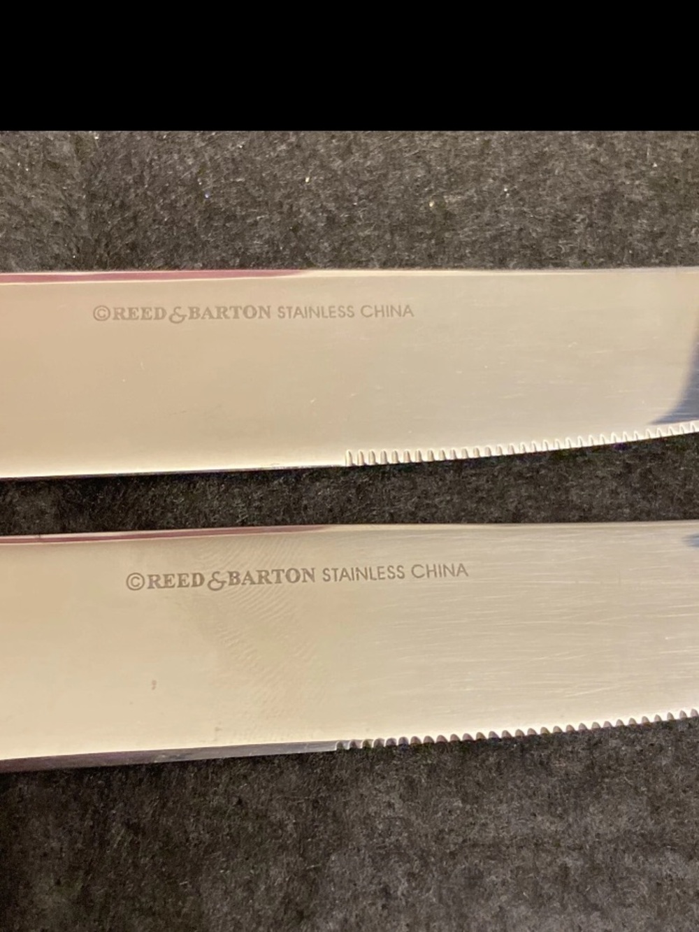 Reed & Barton Logo Stainless Lot of 4 Flatware Knives Set 9.5 Length. - Picture 6 of 11